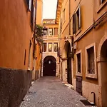 Oasi Sant'anastasia 28 Appartamento *