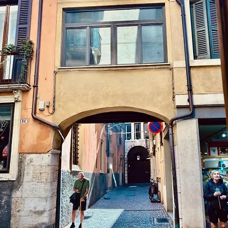 Oasi Sant'anastasia 28 *